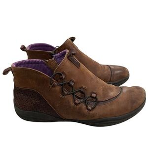 Bionica 9.5 Women’s Brown Leather Side Zip Ankle Boot Outdoor Hiking Comfort